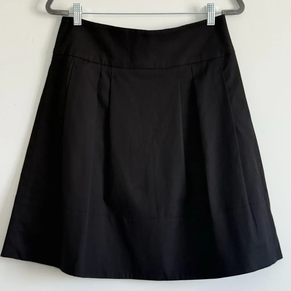 Vince Black Skirt 8 Pleated Knee Length Career Office Event Classic Minimalist